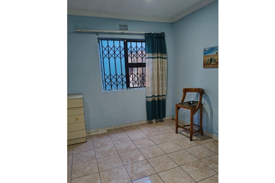 6 Bedroom Property for Sale in Philippi Western Cape